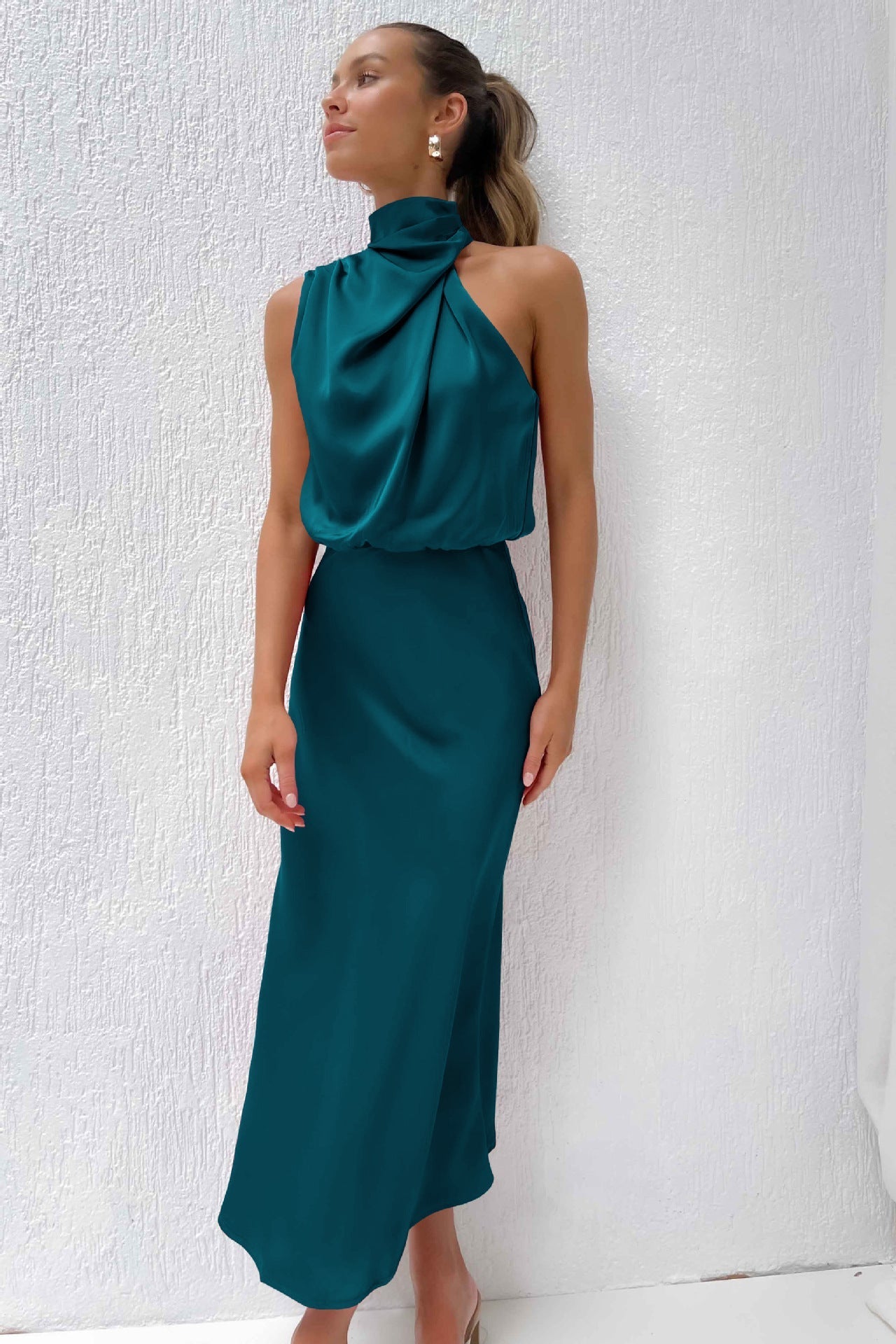 HANNAH | ELEGANT HALTER-NECK MIDI DRESS