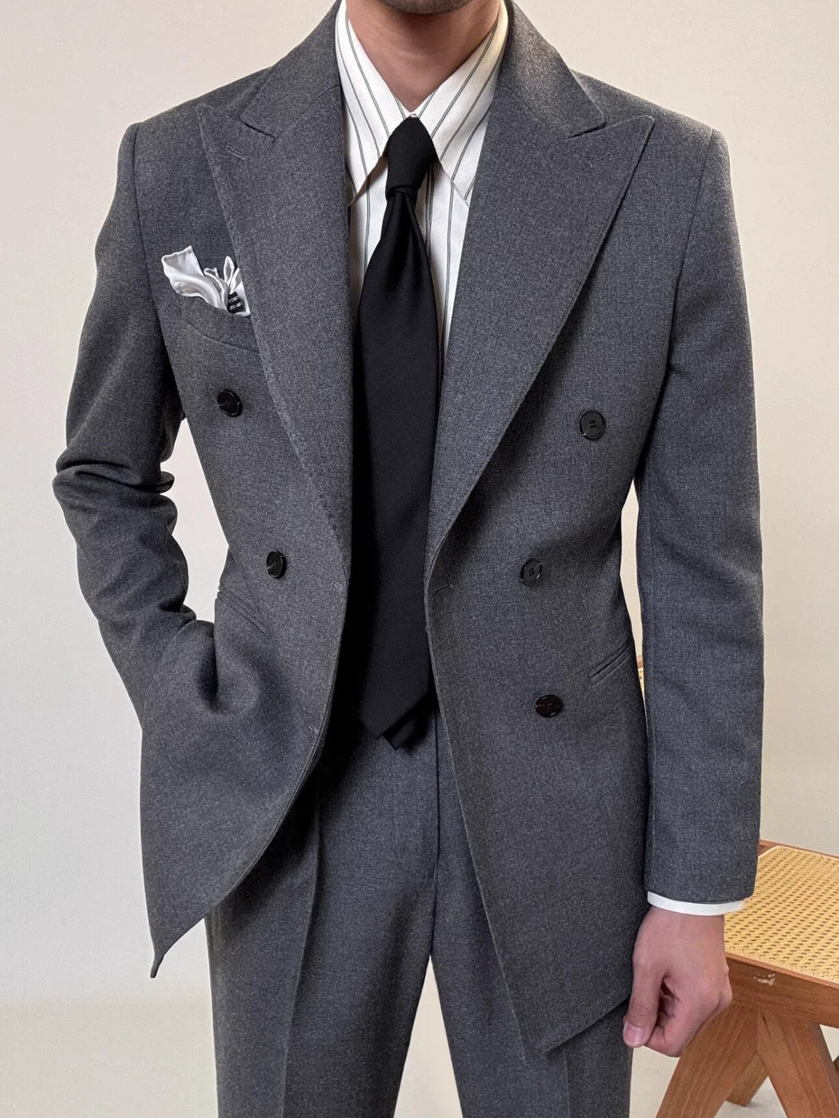 MV Elegant Italian Double-Breasted Suit (Jacket + Trousers set)