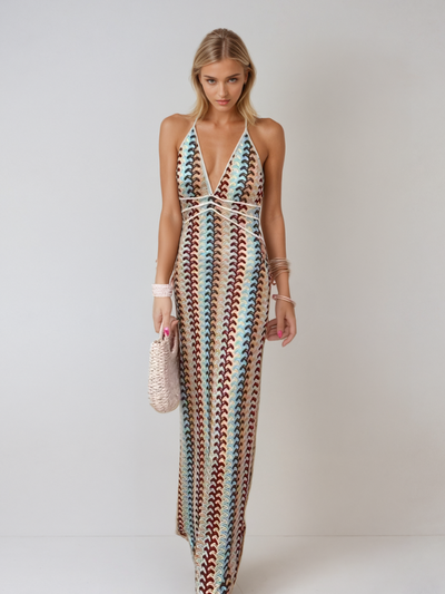 DELARA | BACKLESS MAXI DRESS WITH V-NECK